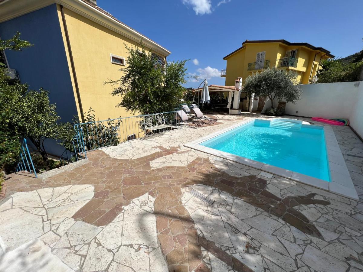 B&B Rita And Family Loceri Exterior photo